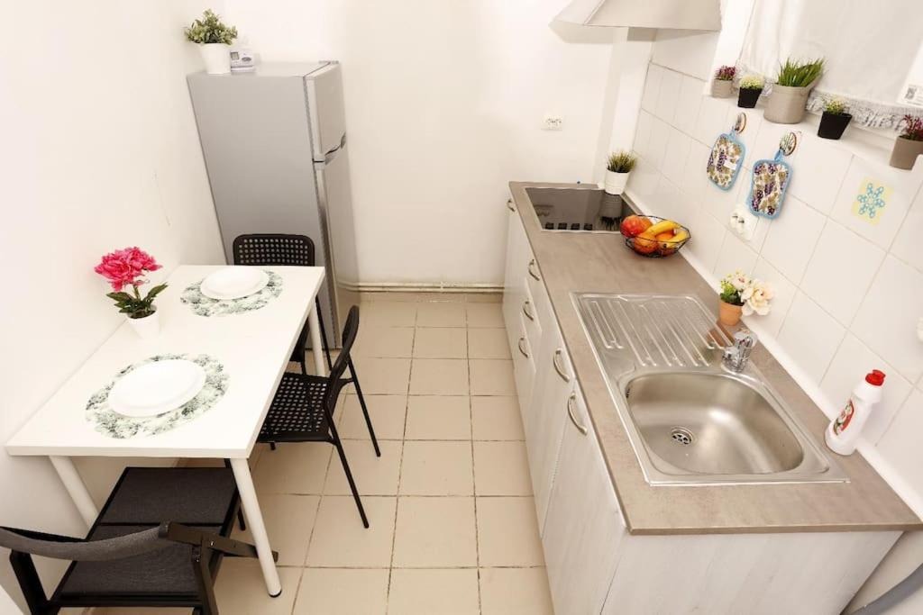 1 Bdrm Apartment In City Center 布加勒斯特 外观 照片